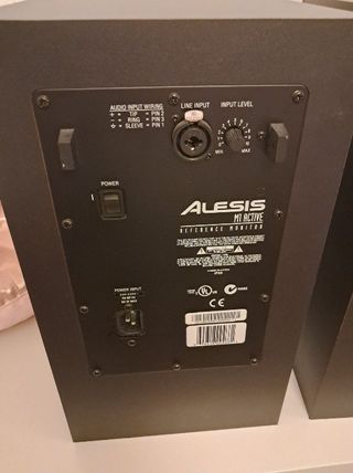 Monitores Alesis M1 MkII Active