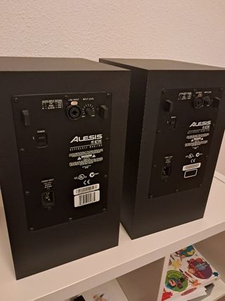 Monitores Alesis M1 MkII Active