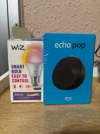 Amazon altavoz echo pop + bombilla