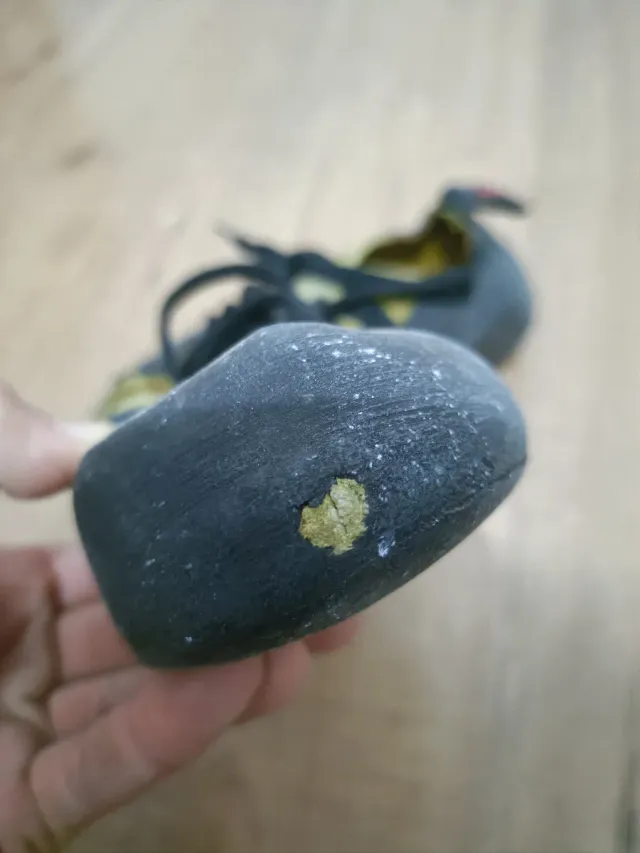 Pie de gato escalada negro y amarillo