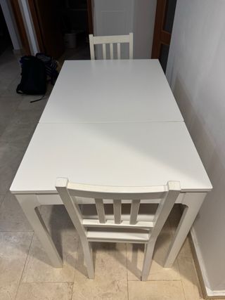 Mesa de comedor extensible blanca