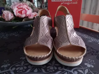 Sandalias Pikolinos Talla 39 doradas