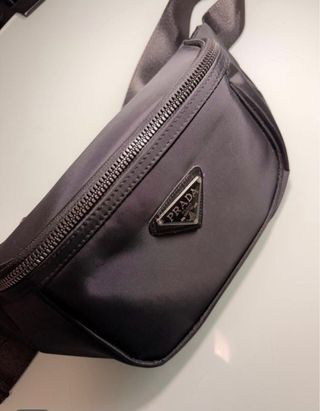 Riñonera Prada Negra