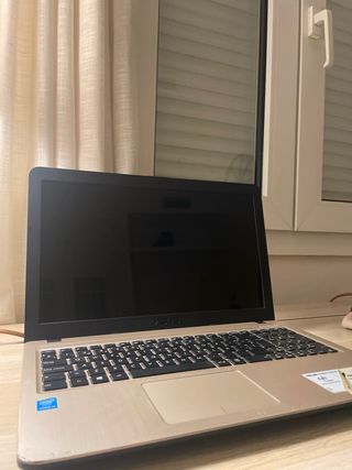 Portátil Asus X540L Series Negro/dorado
