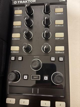 Controlador Traktor Kontrol X1