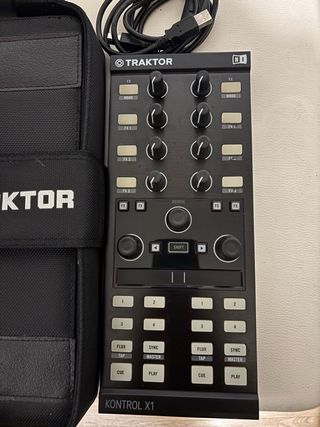 Controlador Traktor Kontrol X1