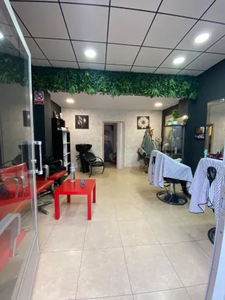 Traspaso Barbería con licencias y Clientes