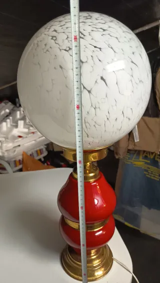 Candeeiro de mesa vintage vermelho e dourado