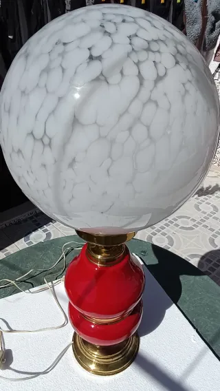 Candeeiro de mesa vintage vermelho e dourado