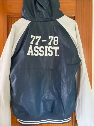 Chaqueta deportiva hombre azul y blanco