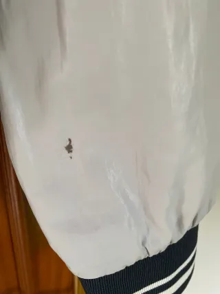 Chaqueta deportiva hombre azul y blanco