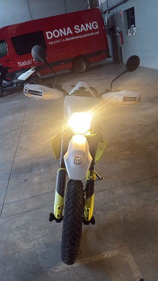 Husqvarna 701 Supermotard