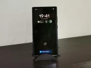 Suporte telemóvel orgânico preto