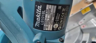 Sierra ingletadora Makita  telescopica