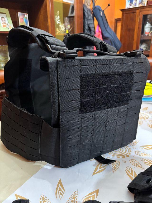 Casco, Chaleco Táctico y Cinturón Modular