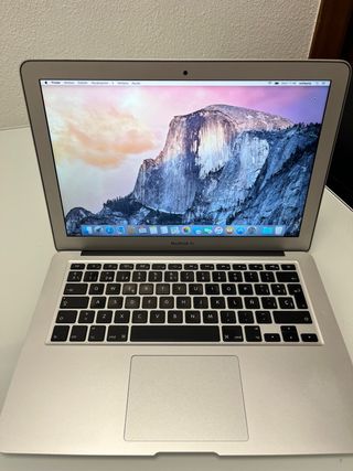 Portátil Apple MacBook Air.