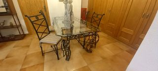 Mesa , 4 Sillas de Forja y lampara