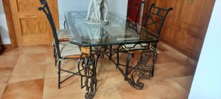 Mesa , 4 Sillas de Forja y lampara