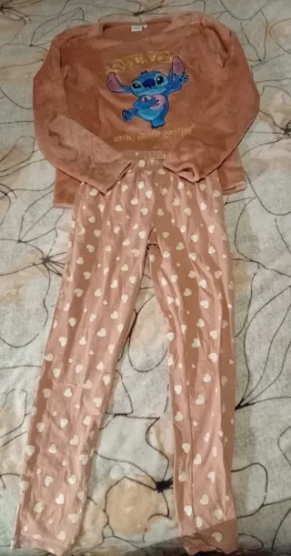 Pijamas de niña. Talla 11/12