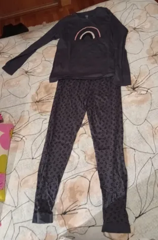Pijamas de niña. Talla 11/12