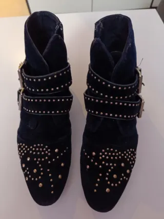 Botines Stradivarius azul t.37/38 tachas