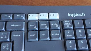 Teclado Logitech K850 Negro/Gris