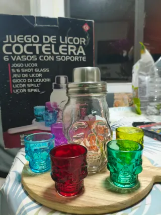 Juego Licor Coctelera Calavera 6 Vasos
