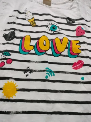 Camiseta blanca con estampado