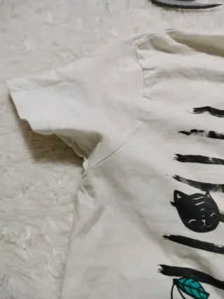 Camiseta blanca con estampado