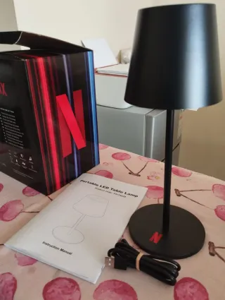 Lampada LED portatile Netflix