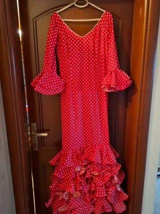 Traje de Flamenca Roja con Lunares Talla 46
