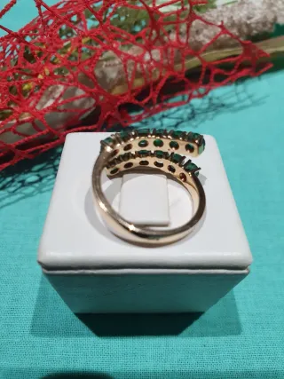 Anillo Oro 18k con Esmeraldas