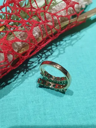 Anillo Oro 18k con Esmeraldas