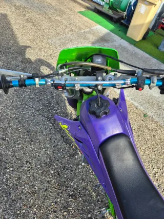 Kawasaki KDX 200 2T Enduro clásica – OFF ROAD