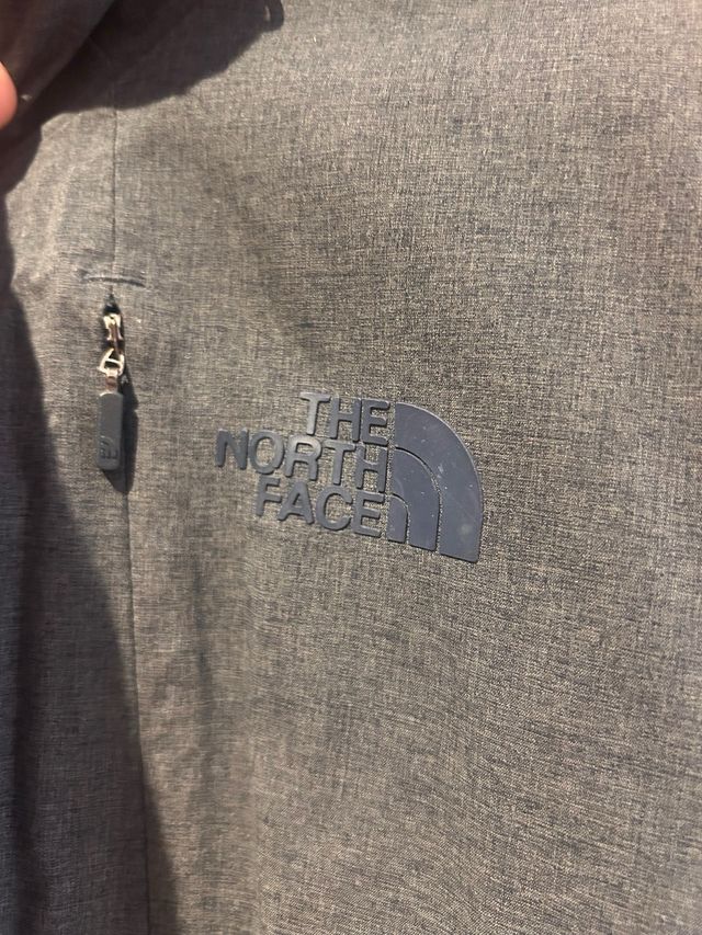 Chaqueta The North Face Gris