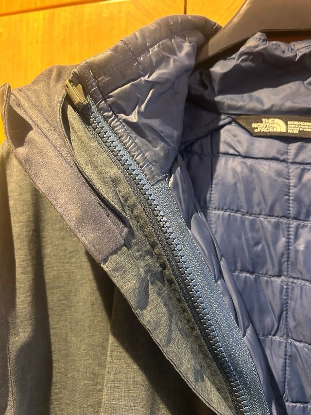 Chaqueta The North Face Gris