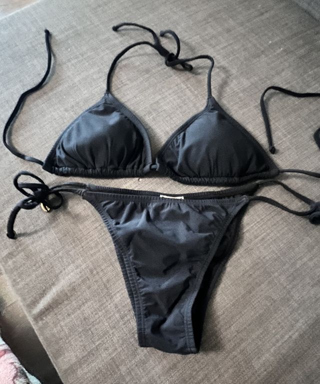 Bikini Negro conchas doradas