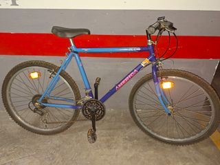 Bicicleta de montaña antigua