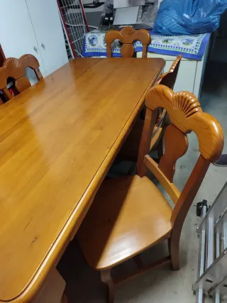 Mesa y 6 sillas madera maciza