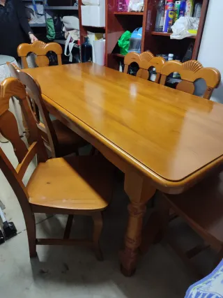 Mesa y 6 sillas madera maciza