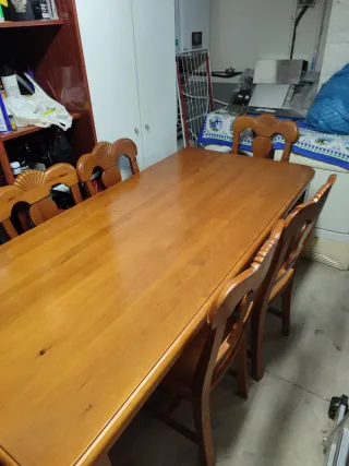 Mesa y 6 sillas madera maciza