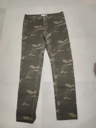 Pantalón camuflaje slim fit