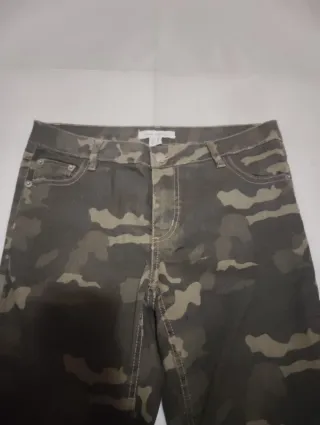 Pantalón camuflaje slim fit