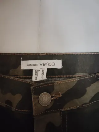 Pantalón camuflaje slim fit