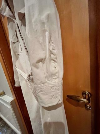 Vestido Zara beige con cinturón