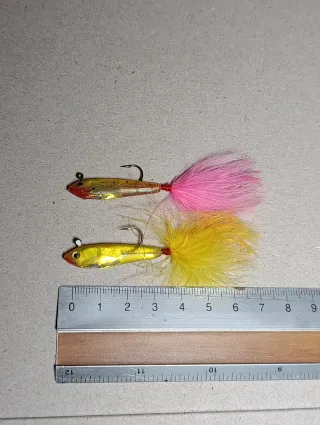 Dos señuelos pesca