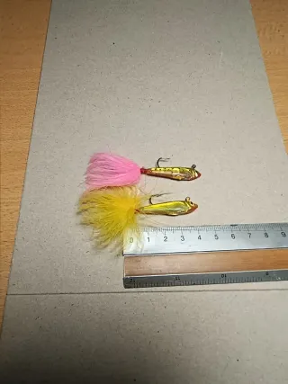 Dos señuelos pesca