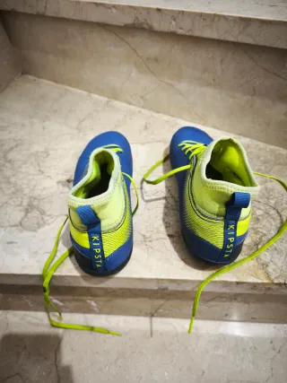 Botas de fútbol azules y amarillas Número 36
