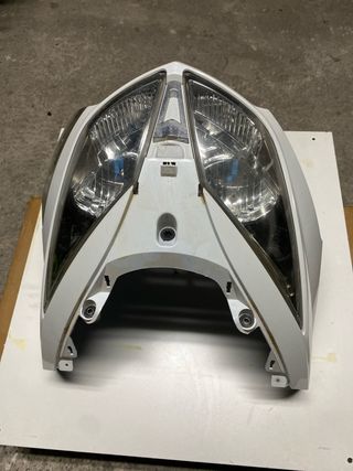 Frontal y Faro SYM JOYMAX 300