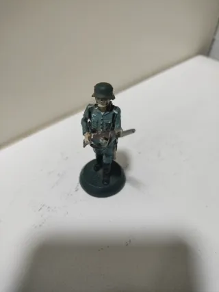 Tres soldados de plomo